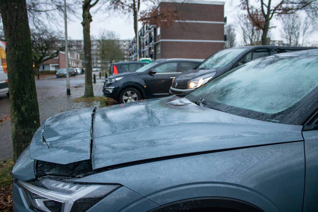 Autobrand snel onder controle