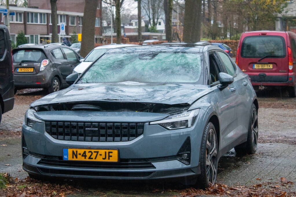 Autobrand snel onder controle