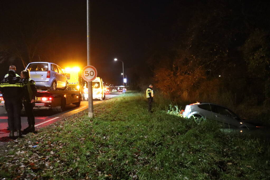 Automobilist verliest macht over stuur en belandt in sloot