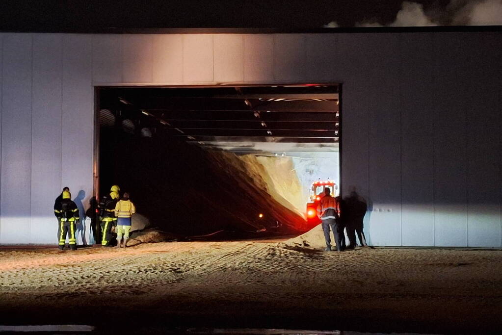 Veel rookontwikkeling bij brand in loods