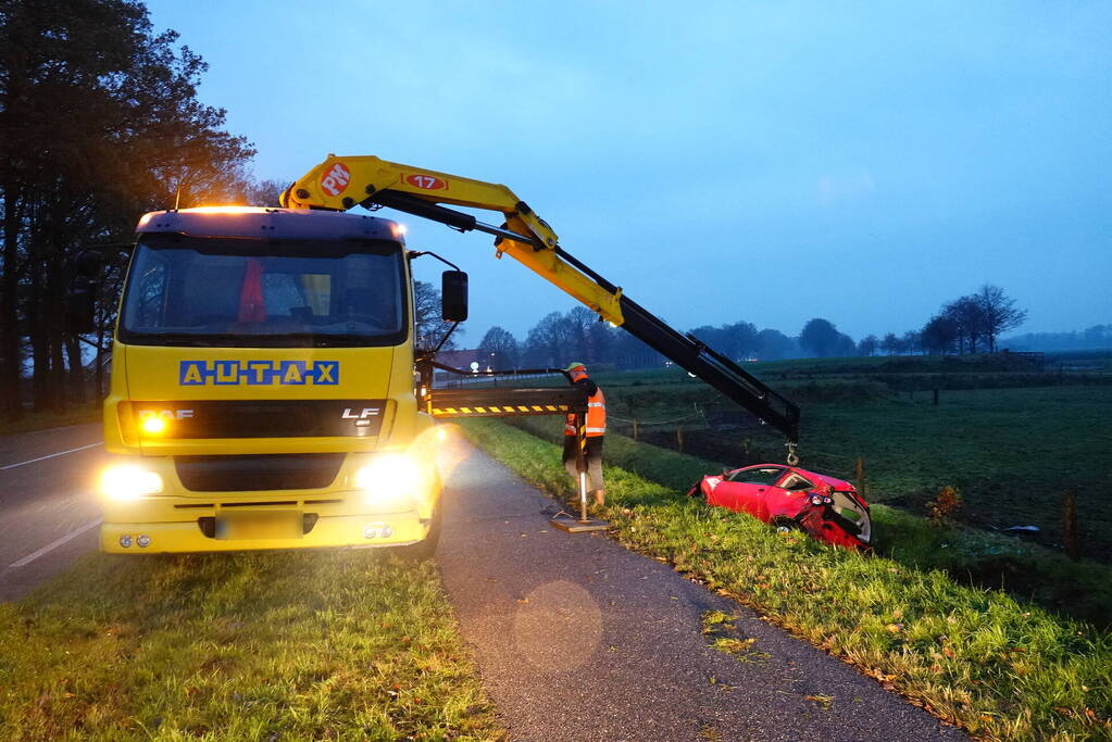 Automobiliste belandt met auto in sloot bij Brucht