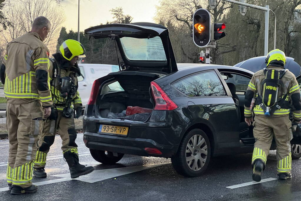 Autobrand snel onder controle