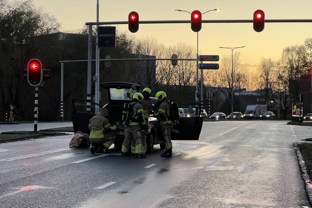 Autobrand snel onder controle