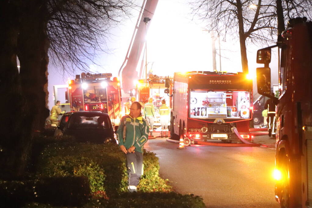 Uitslaande brand zorgt voor veel rookontwikkeling