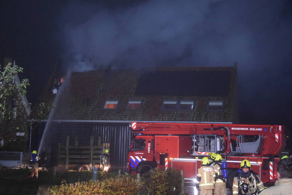 Veel schade na uitslaande brand in woning