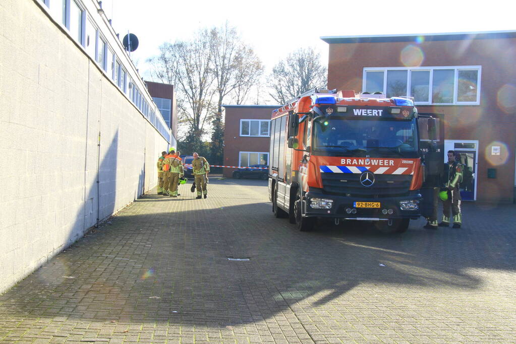 Gaslucht waargenomen in bedrijfshal