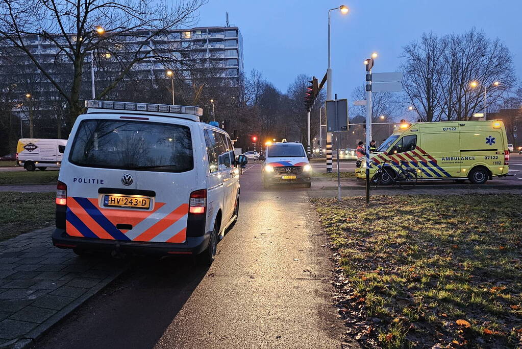 Scooterrijder met fietster in botsing