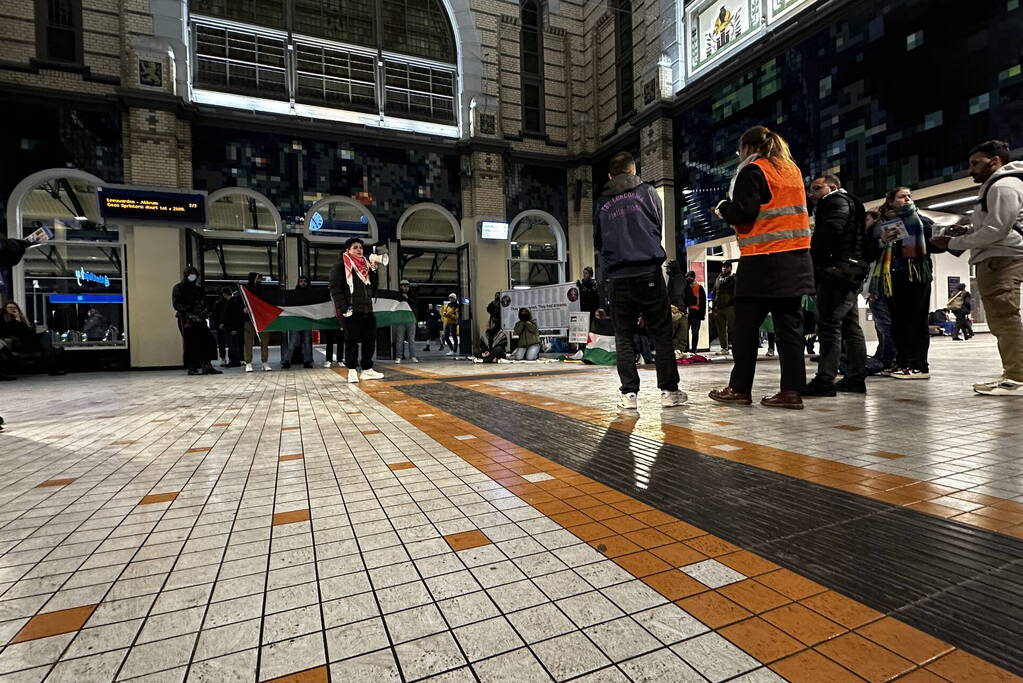 Palestijn verzet in stationshal