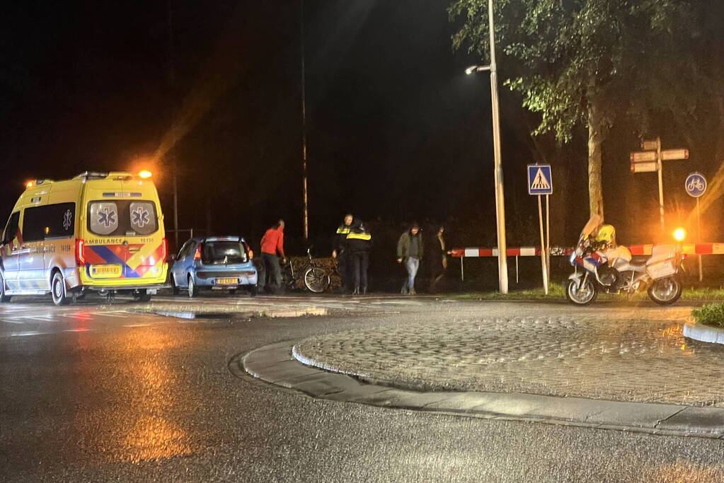 Fietser gewond bij botsing met auto