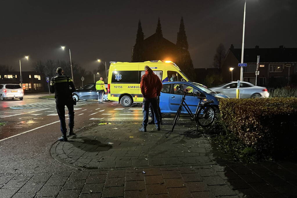 Fietser gewond bij botsing met auto