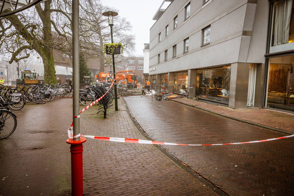 Winkelstraat afgesloten door waterleidingbreuk