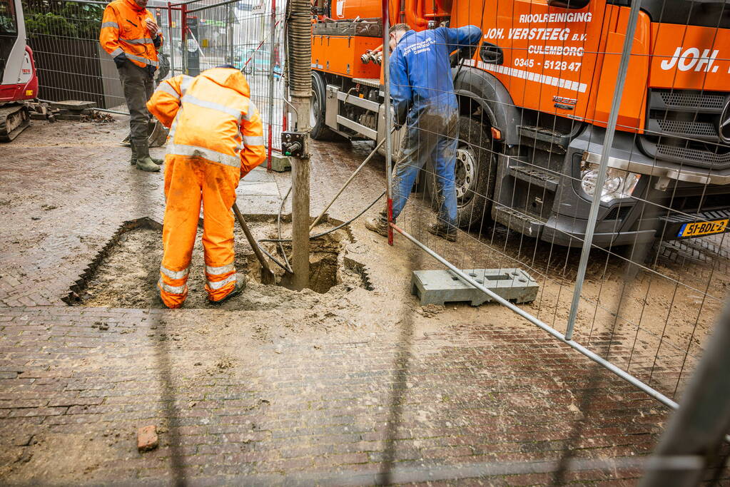 Winkelstraat afgesloten door waterleidingbreuk