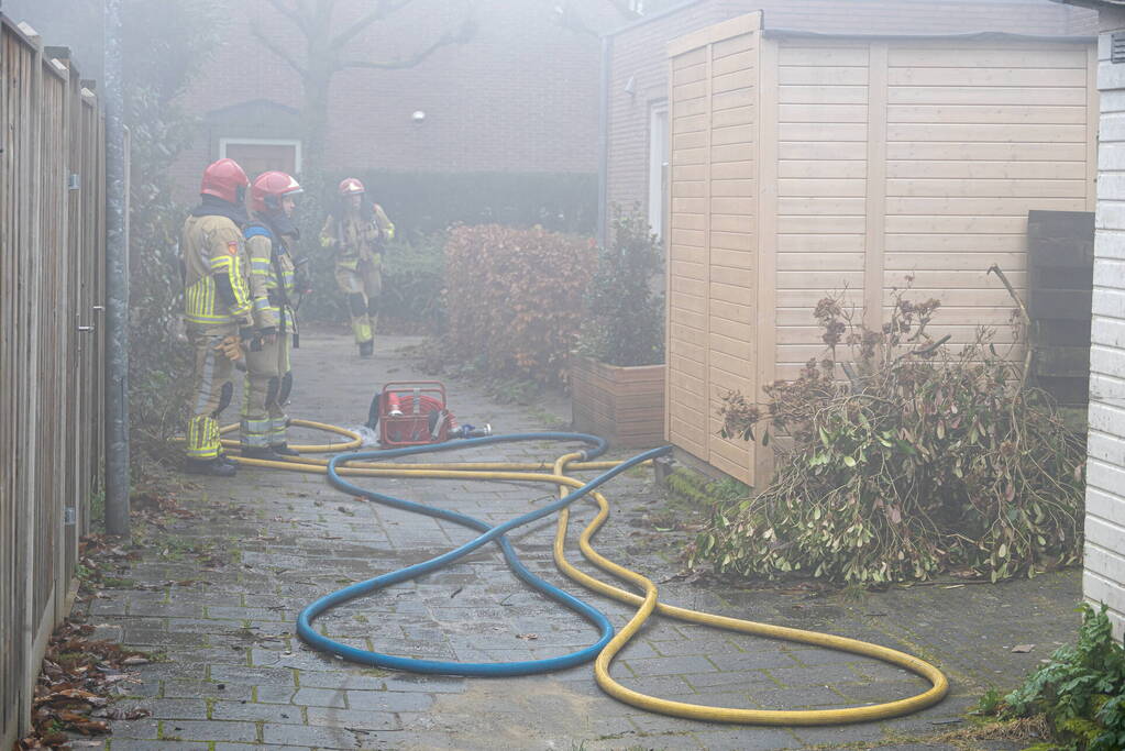 Veel rook bij brand op zolder