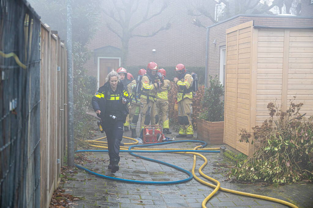 Veel rook bij brand op zolder