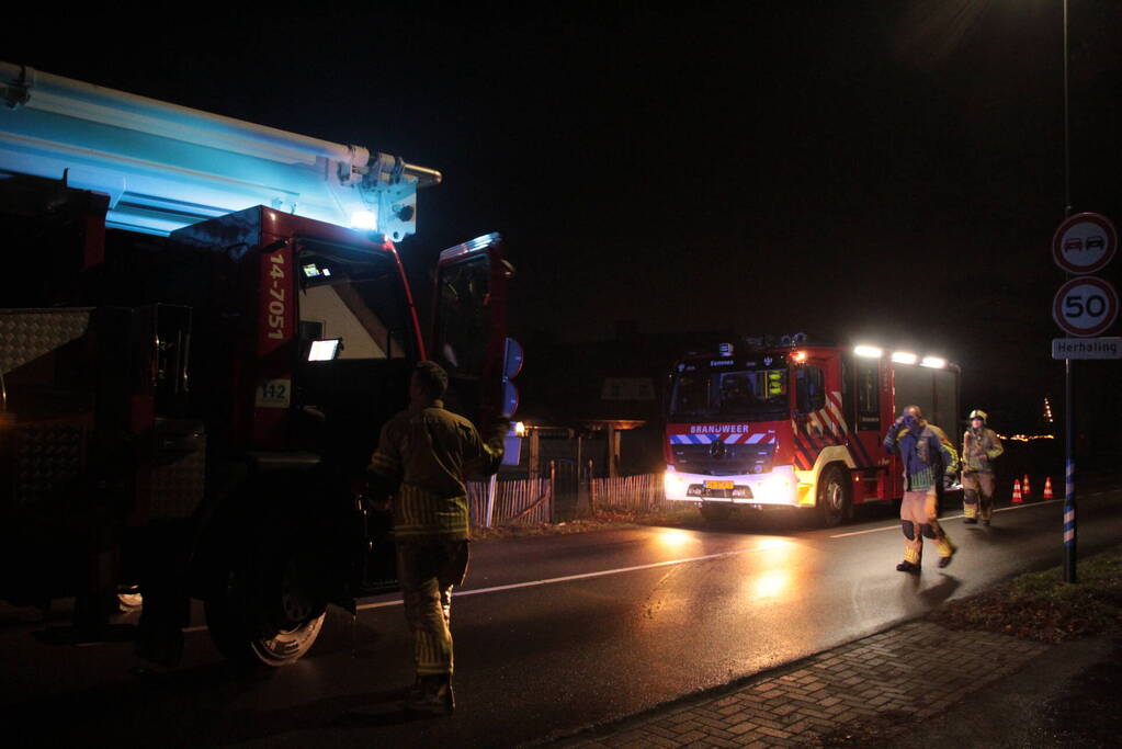 Schoorsteenbrand bij woonboerderij