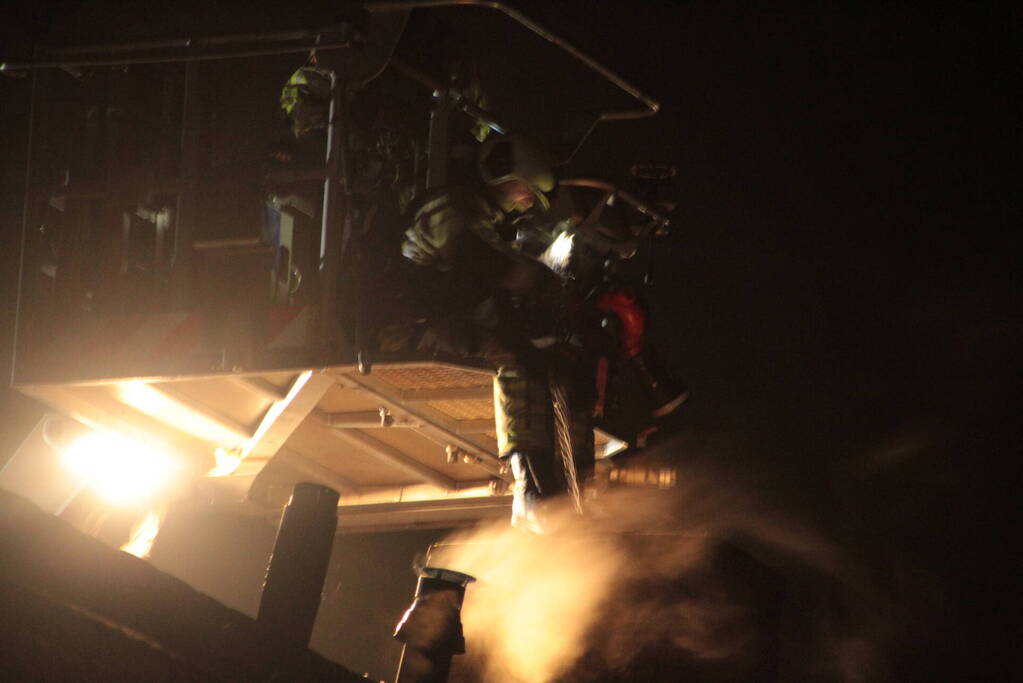 Schoorsteenbrand bij woonboerderij