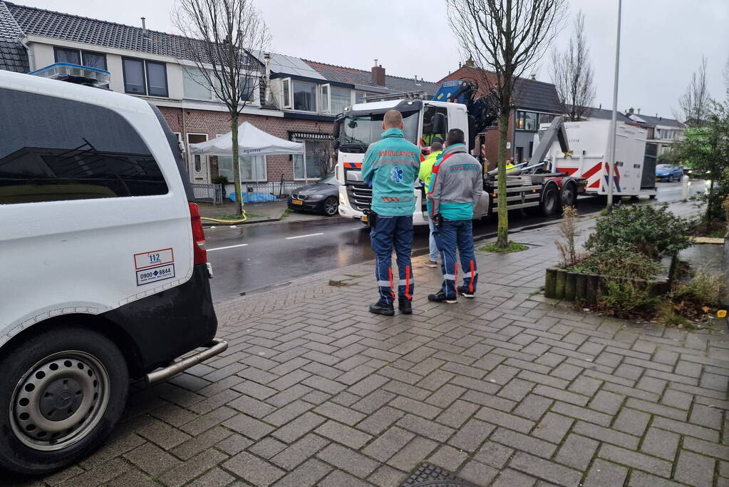 Twee overleden personen aangetroffen in woning