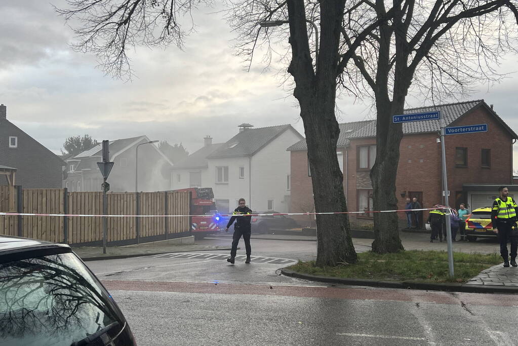 Flinke rookontwikkeling door kelderbrand, twee honden gered