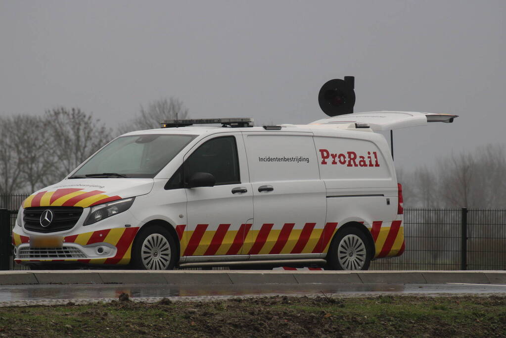 Voetganger overleden bij botsing met trein tijdens oversteken