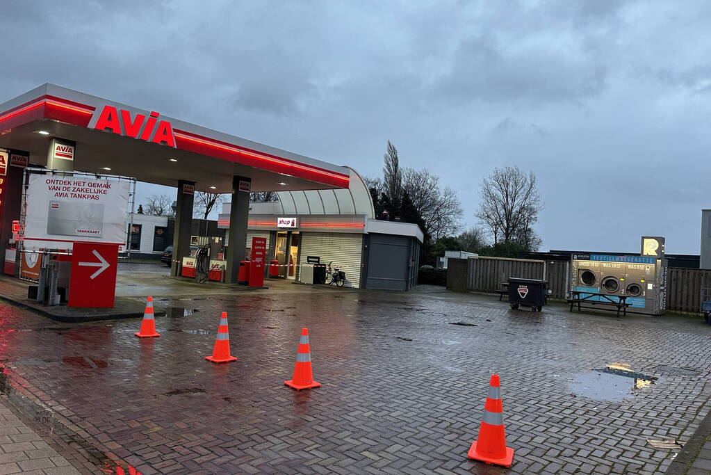 Veel schade bij inbraak in tankstation