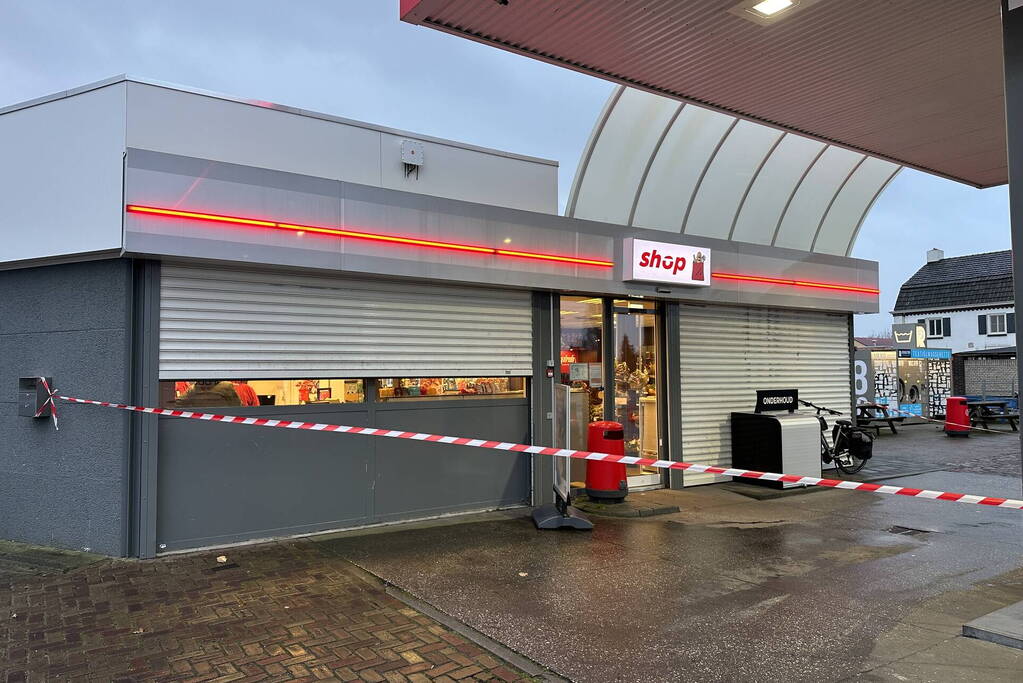 Veel schade bij inbraak in tankstation