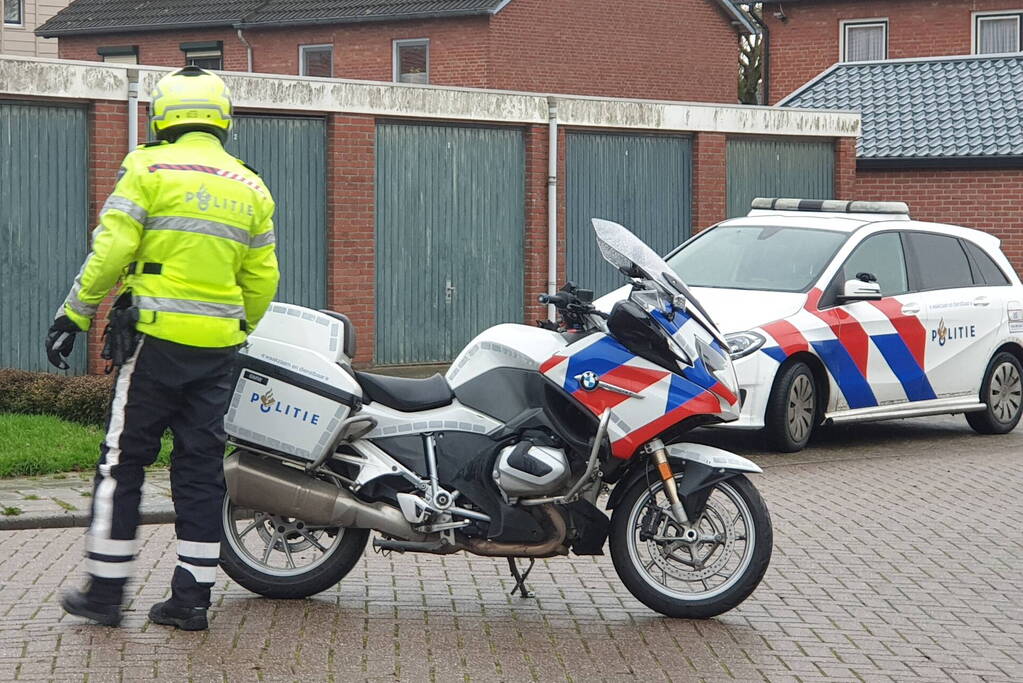 Fietsster loopt hoofdwond op na val tegen stoeprand