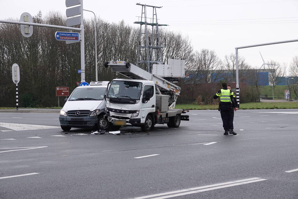 Flinke schade bij ongeval op kruising