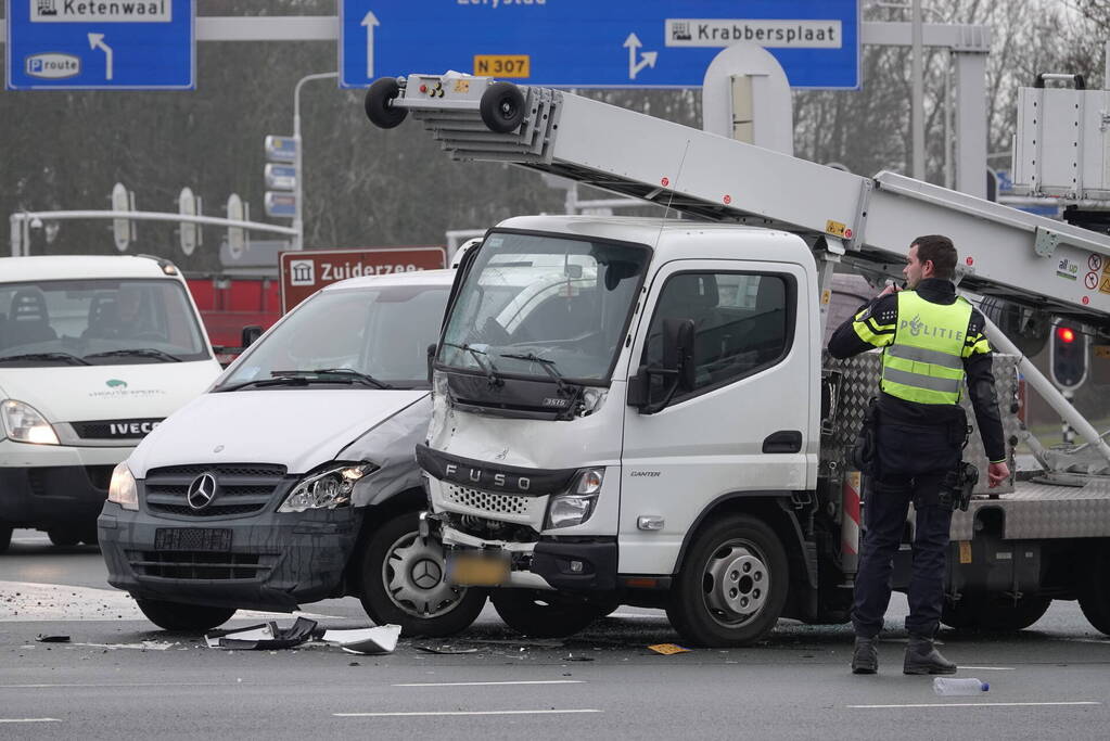 Flinke schade bij ongeval op kruising