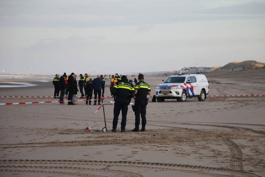 Levenloos lichaam aangetroffen op strand