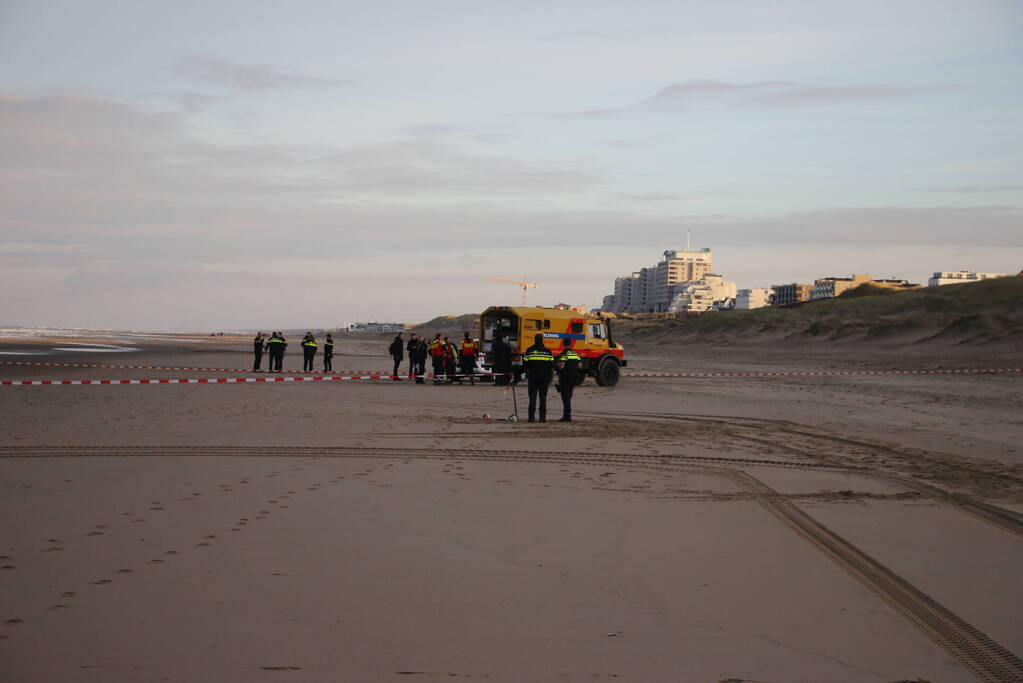 Levenloos lichaam aangetroffen op strand