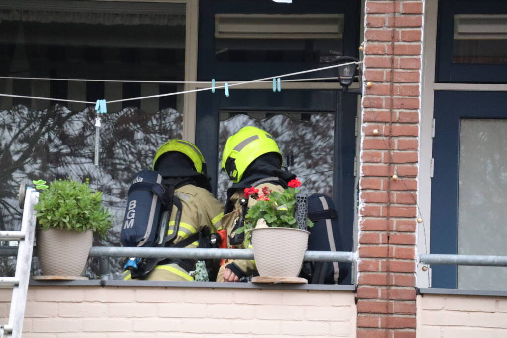 Rook in woning door pannetje op het vuur