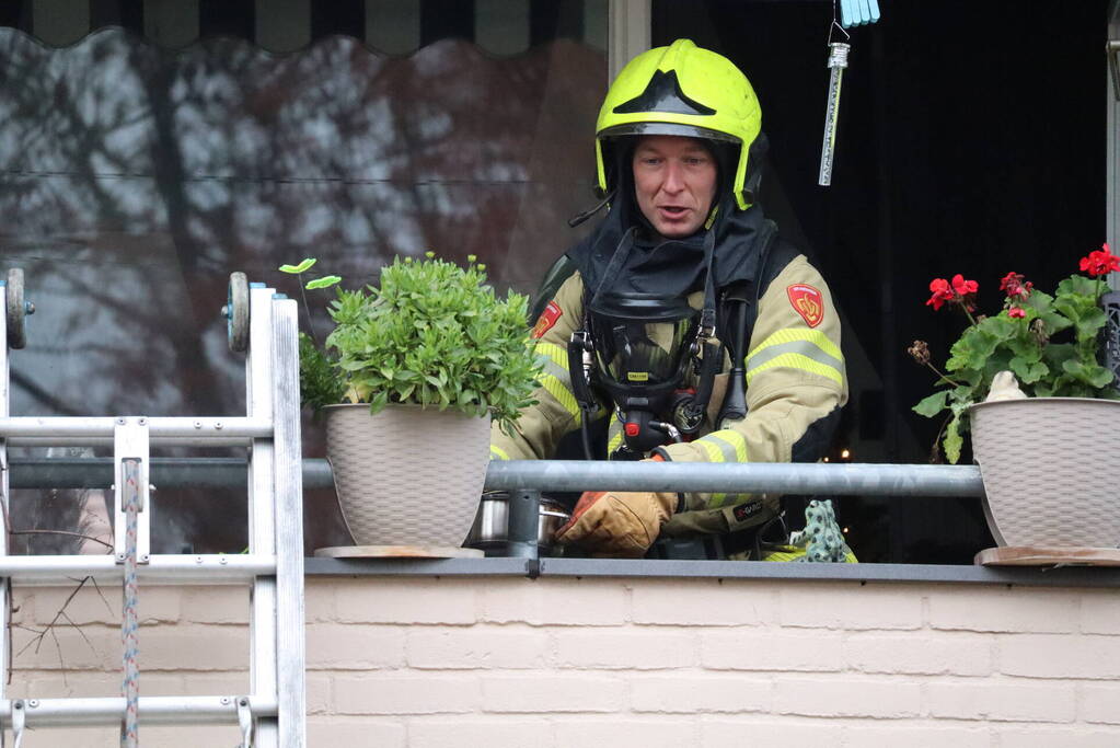 Rook in woning door pannetje op het vuur