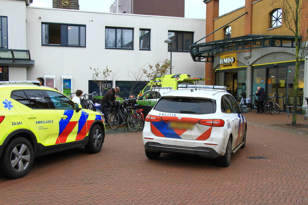 Persoon gewond na val in supermarkt