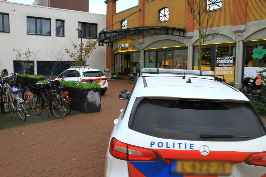 Persoon gewond na val in supermarkt