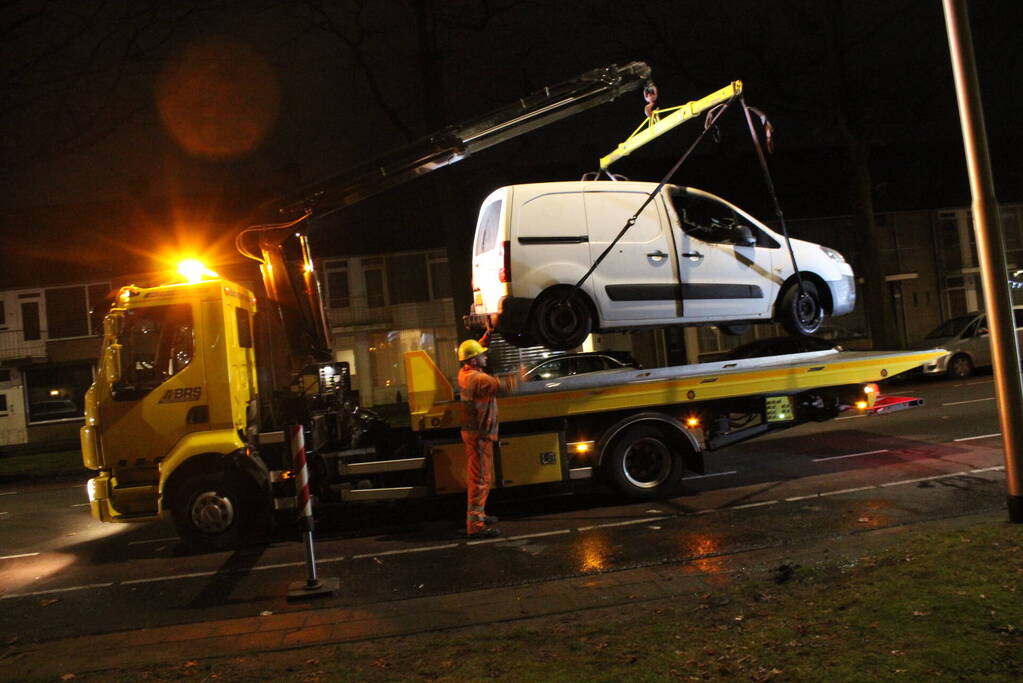 Onderzoek naar brandstichting in bestelbus