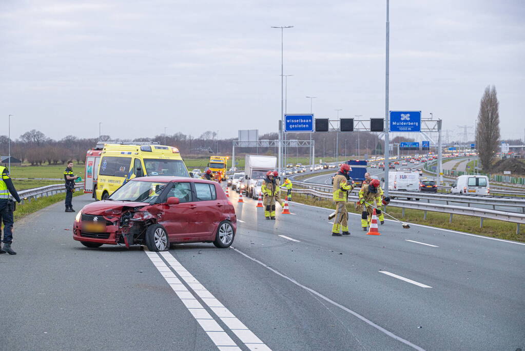 Gewonde bij ongeval tussen bestelbus en auto