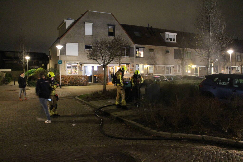 Brand in ondergrondse vuilcontainer