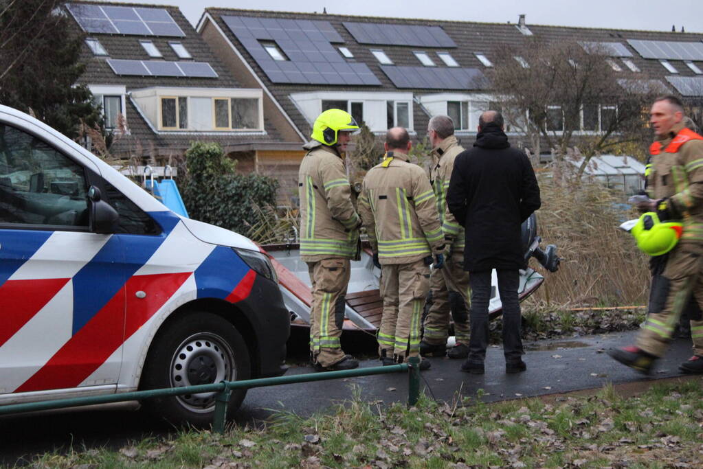 Motorboot met acht opvarende gezonken