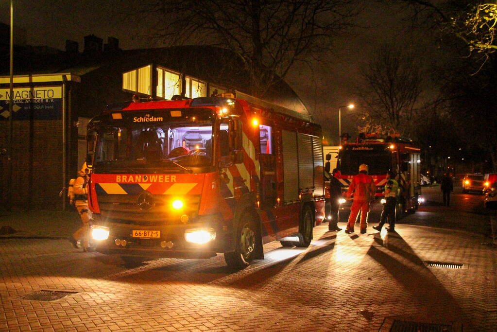 Veel rookontwikkeling bij brand in bedrijfspand