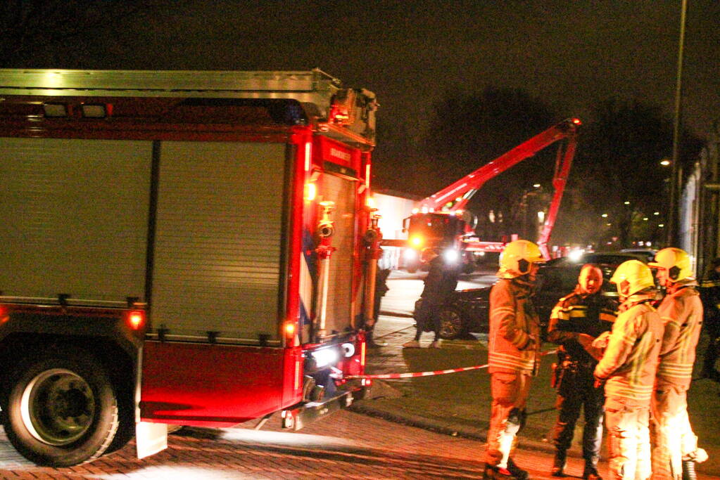 Veel rookontwikkeling bij brand in bedrijfspand