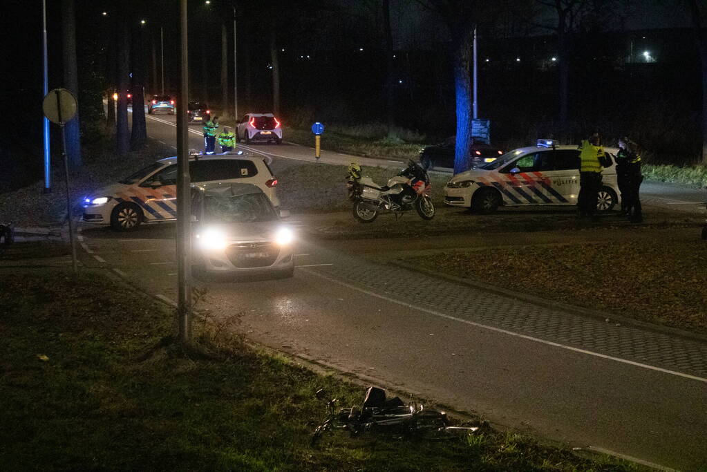 Fietser overleden bij botsing met personenauto