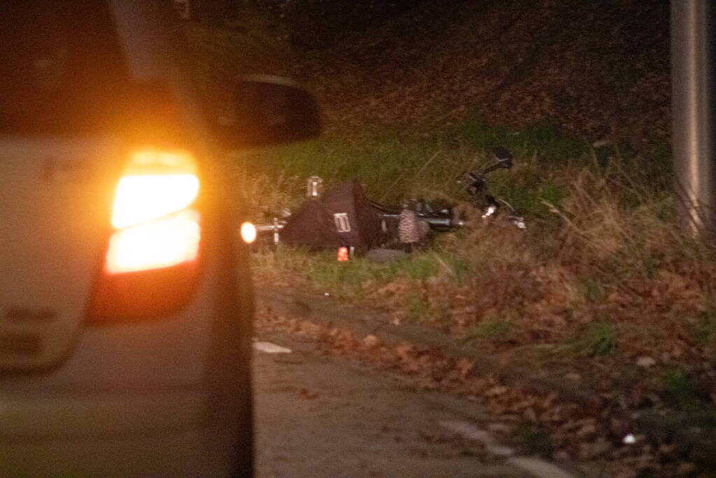 Fietser overleden bij botsing met personenauto