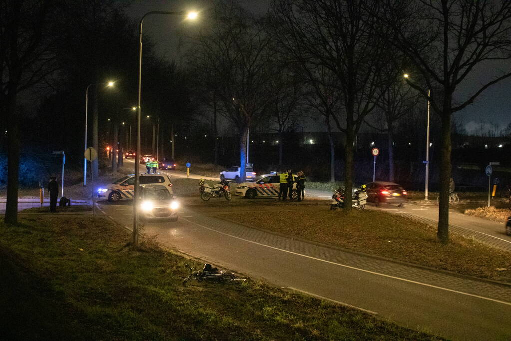 Fietser overleden bij botsing met personenauto