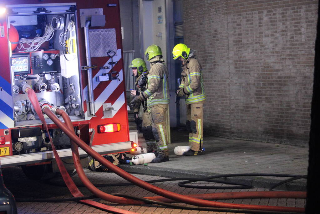 Grote brand op balkon van appartement