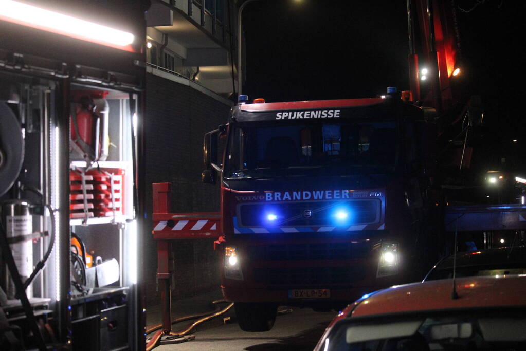 Grote brand op balkon van appartement