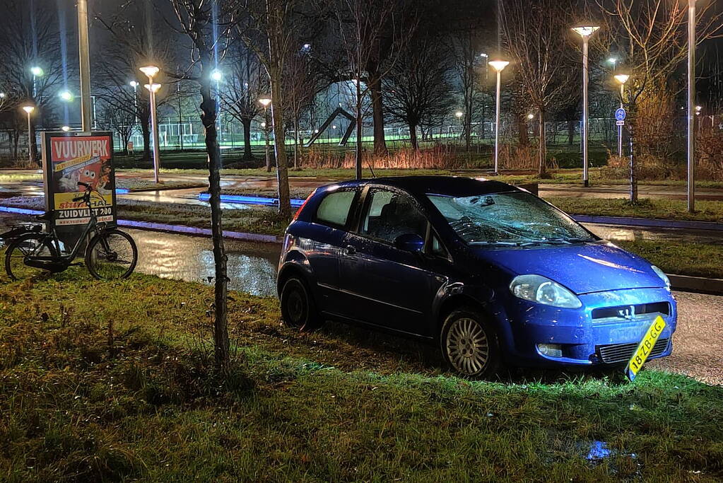 Fietser geschept door automobilist bij oversteken