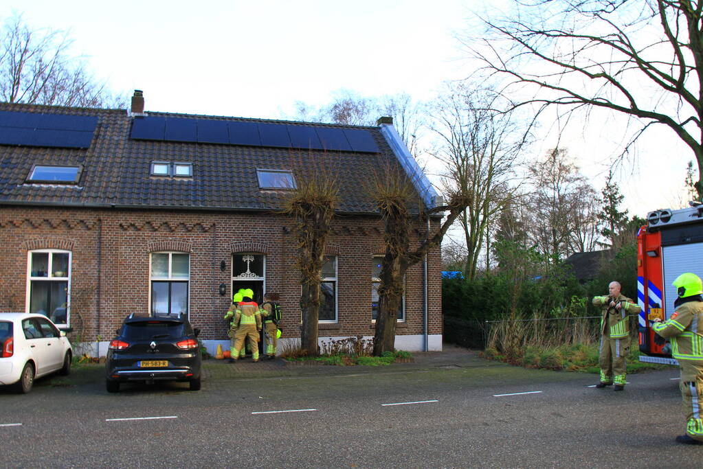 Brandweer heeft schoorsteenbrand snel onder controle