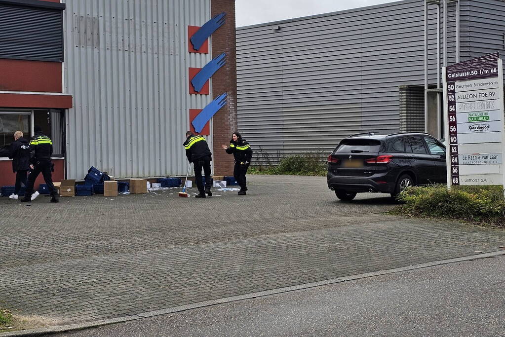 Ravage bij mogelijke bedrijfs inbraak