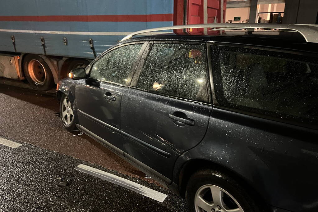 Bestuurder veroorzaakt ongeval en rijdt door