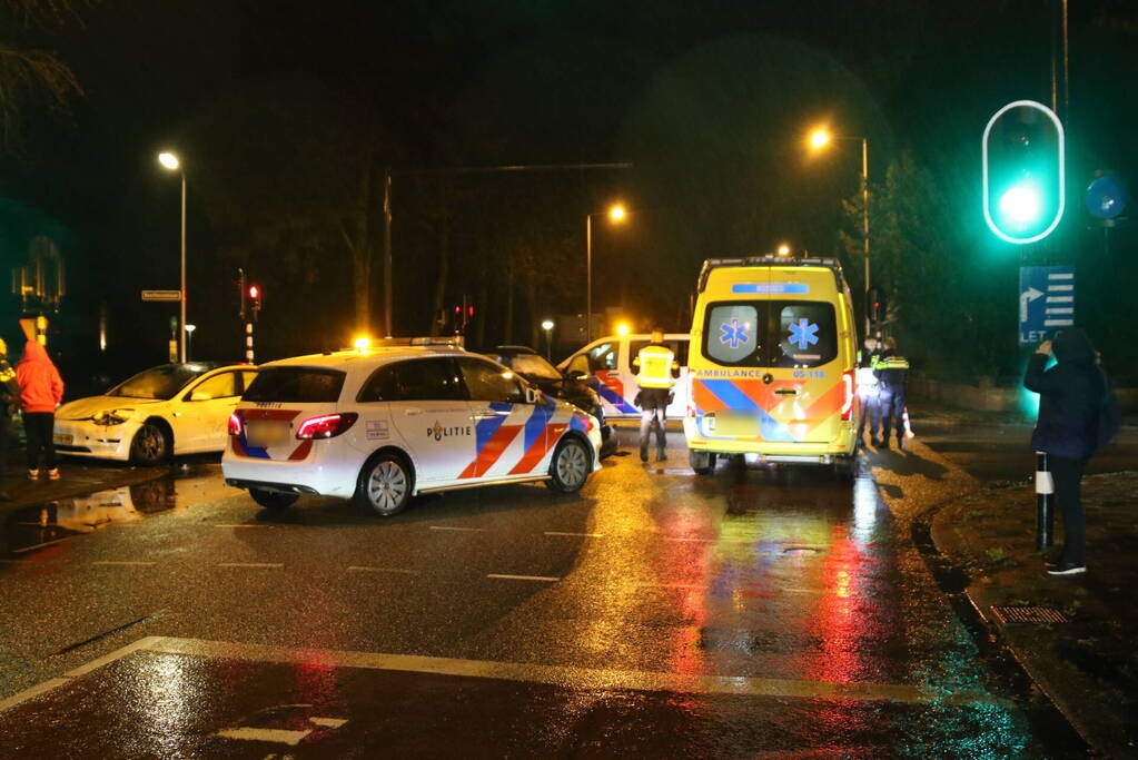 Flinke schade bij ongeval op kruising